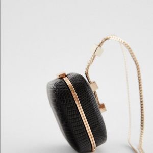 Embossed Animal Print Airpods Case Zara